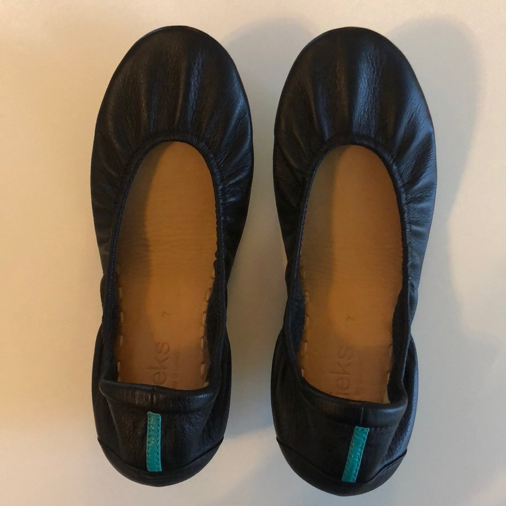EUC black Tieks